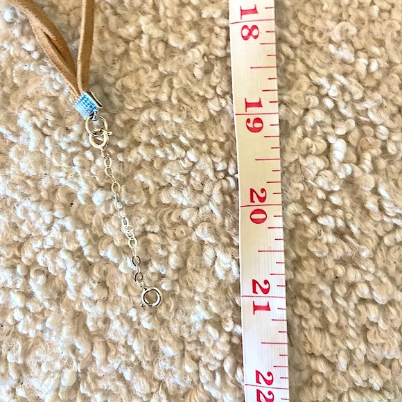 Light brown suede and natural pearl necklace ,earrings set. 34 pearls in total! - Picture 8 of 8